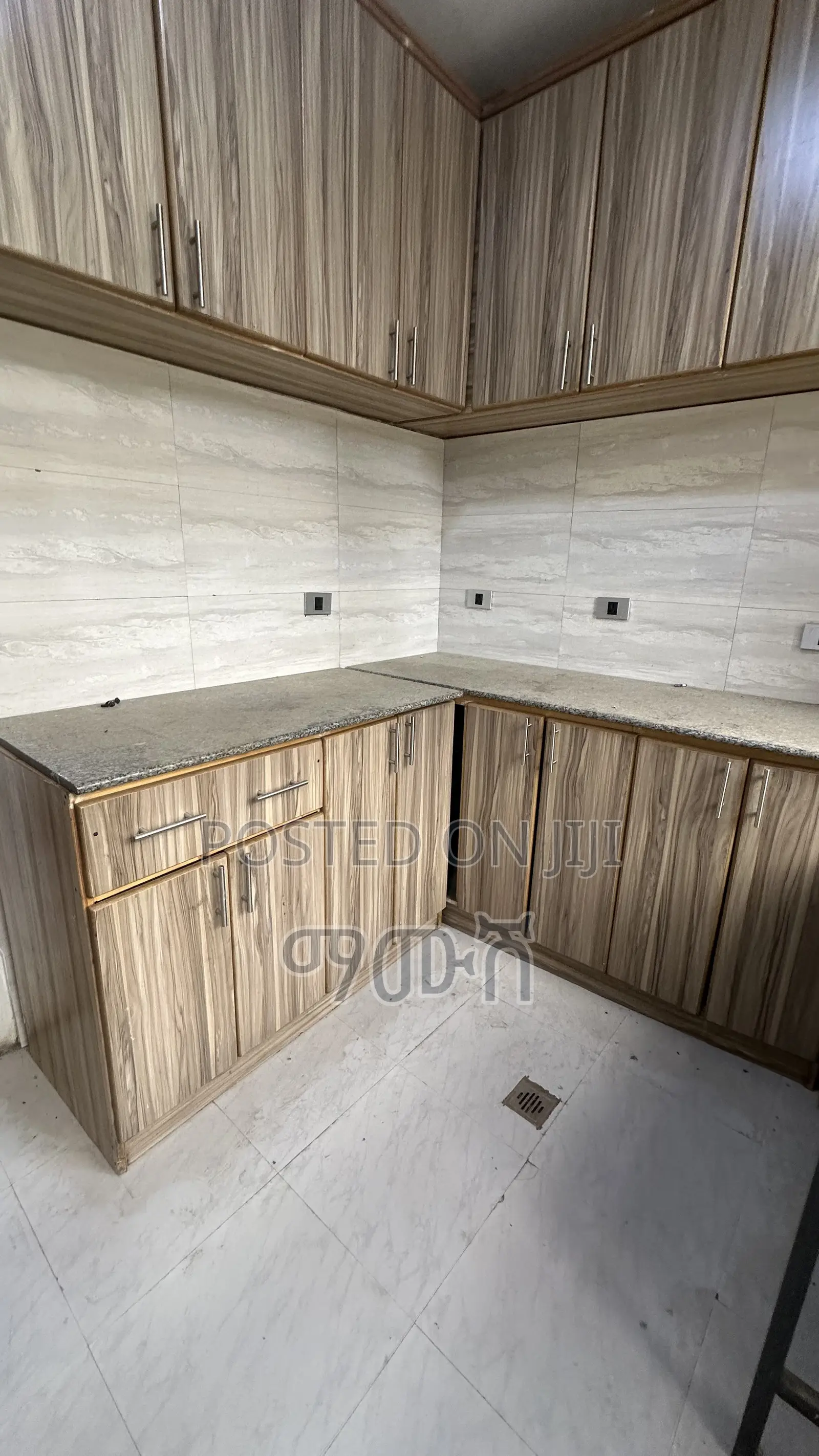 Furnished 3bdrm Condo in አያት, Bole for sale
