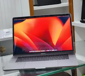 New Laptop Apple MacBook Pro 2017 16GB Intel Core i7 SSD 512GB