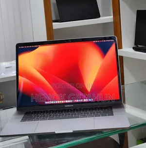 New Laptop Apple MacBook Pro 2017 16GB Intel Core i7 SSD 512GB
