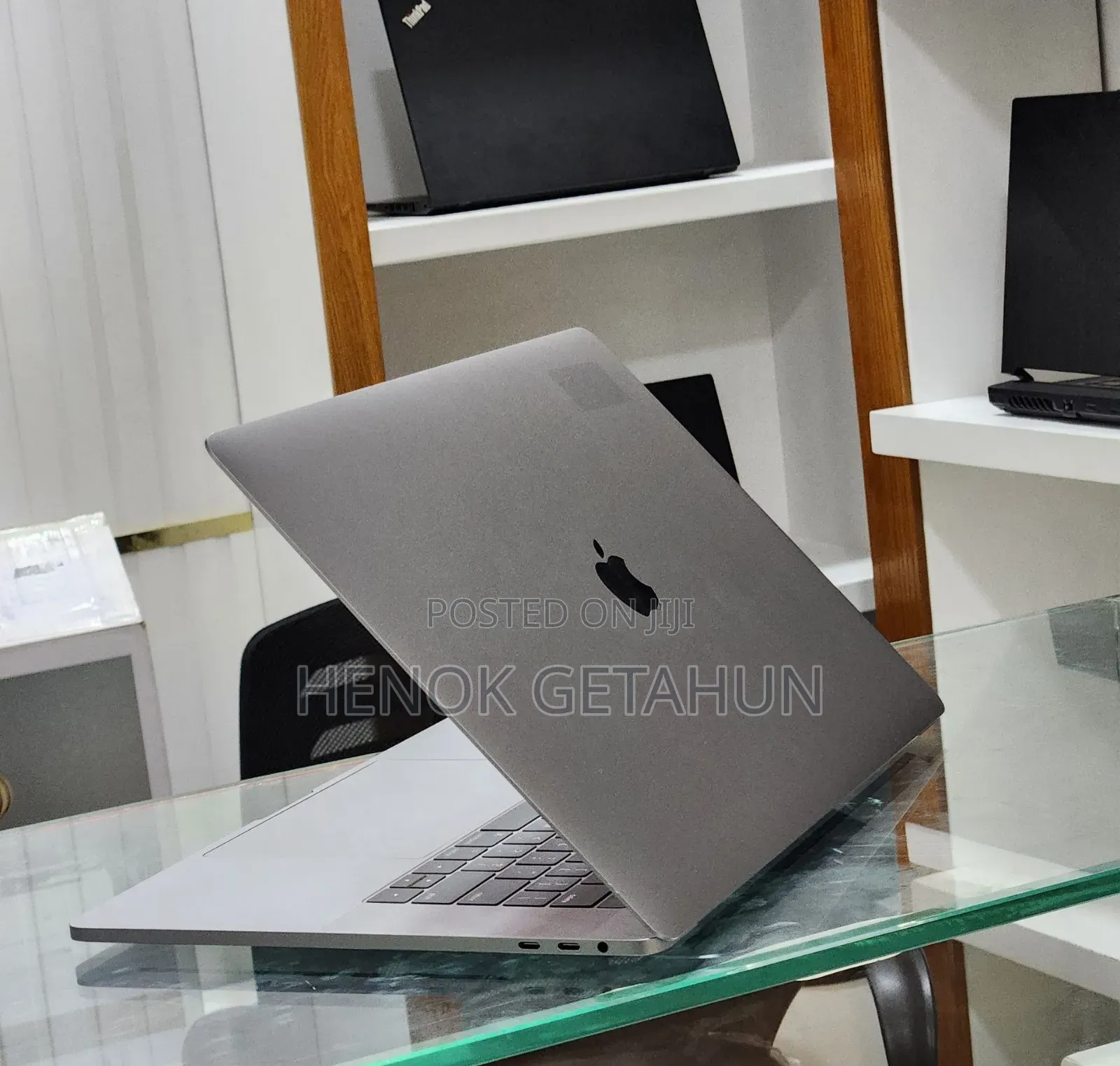 New Laptop Apple MacBook Pro 2017 16GB Intel Core i7 SSD 512GB
