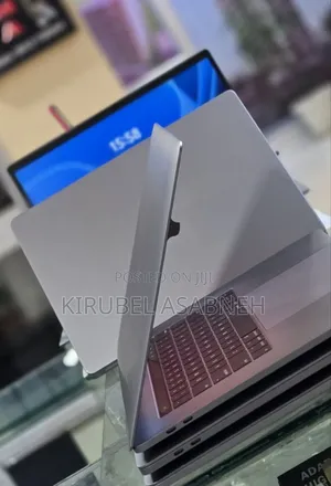 New Laptop Apple MacBook Pro 2017 16GB Intel Core i7 SSD 512GB