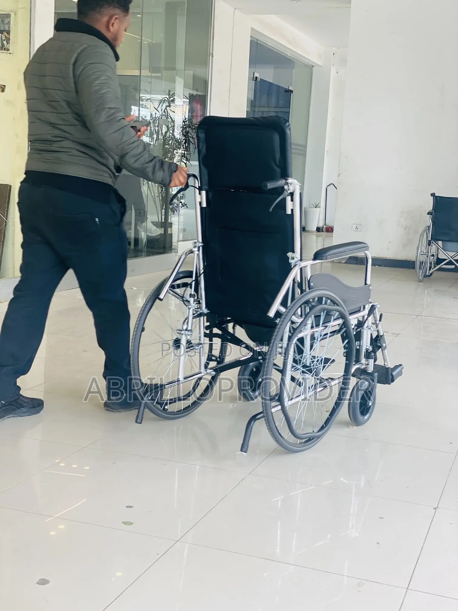 Good Quality Rehabilitation Folding Commode Chair Therapy Supplies