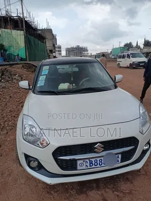 Suzuki Swift 2022 Silver