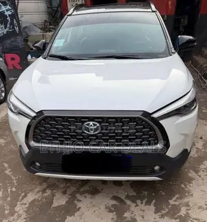 Toyota Corolla Cross Hybrid 2023 White