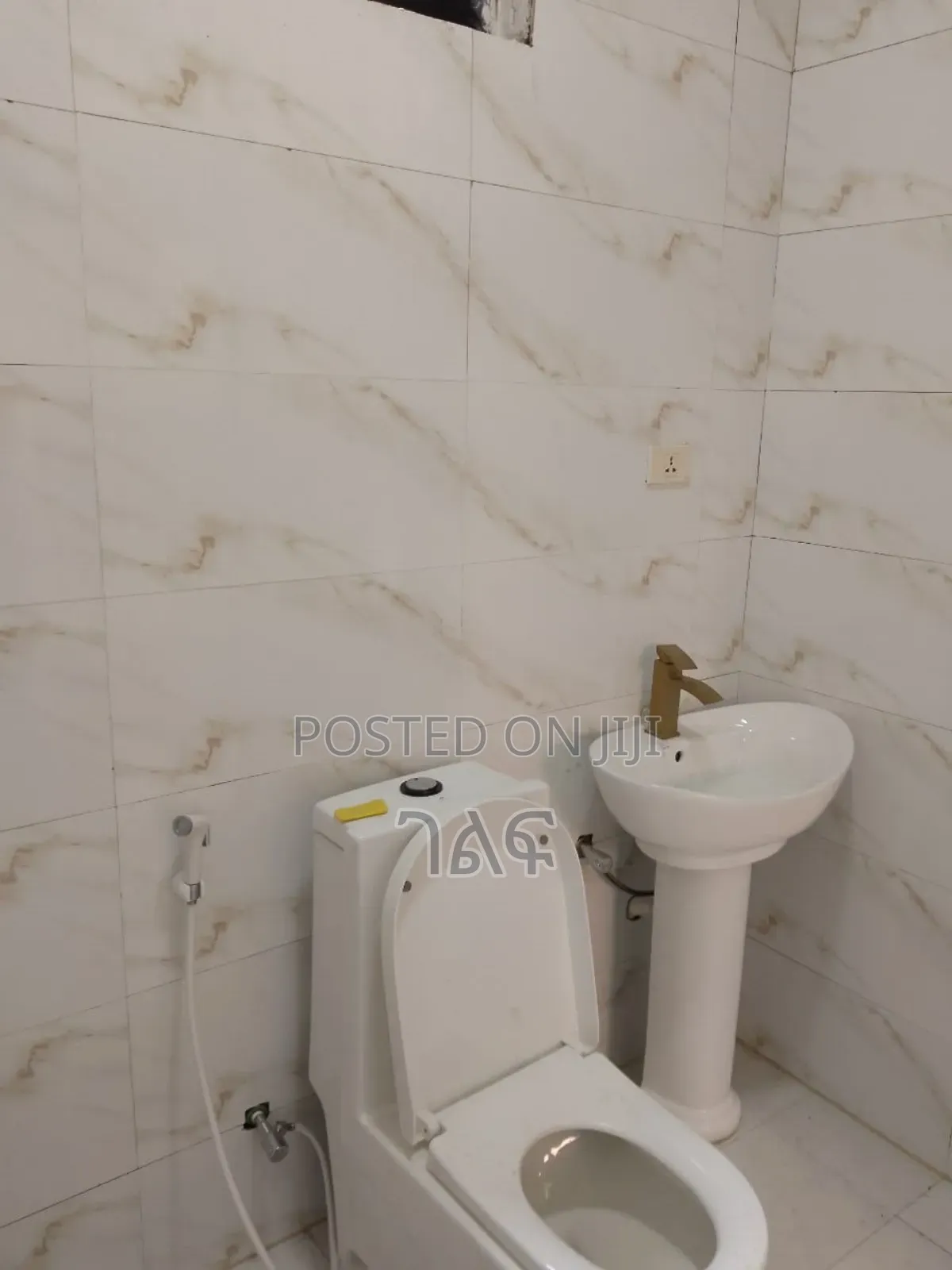 2bdrm Apartment in Nova አያት 72 ሰፈር, Bole for sale