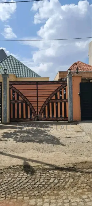 Furnished 5bdrm Farm House in Yeka for sale