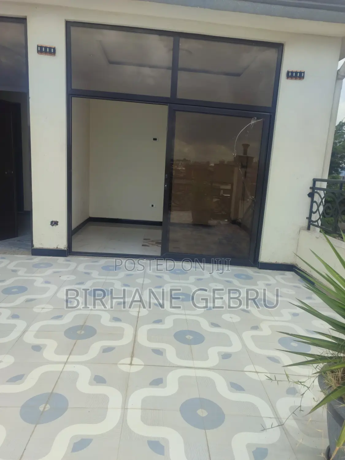 G+2 House Rent for Massge Pension and for Living