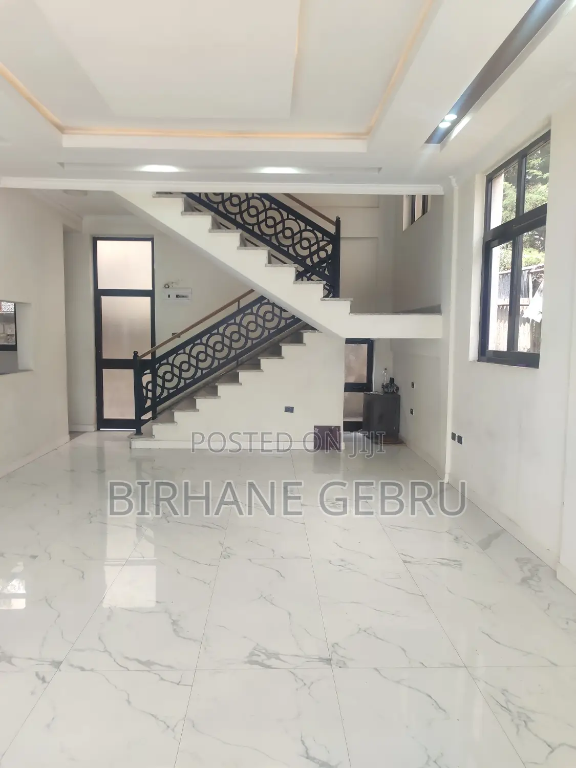 G+2 House Rent for Massge Pension and for Living