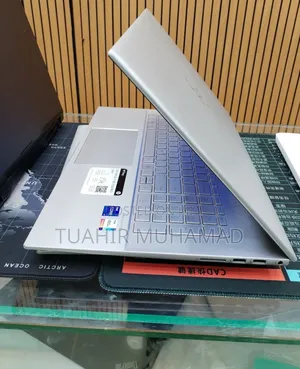 New Laptop HP Envy 17 16GB Intel Core i7 SSD 512GB