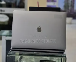 New Laptop Apple MacBook Pro 2017 16GB Intel Core i7 SSD 512GB