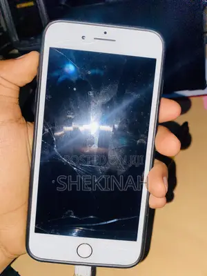 Apple iPhone 8 Plus 64 GB Gold