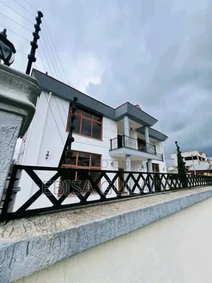Furnished 8bdrm House in Kanfalo, Yeka for sale