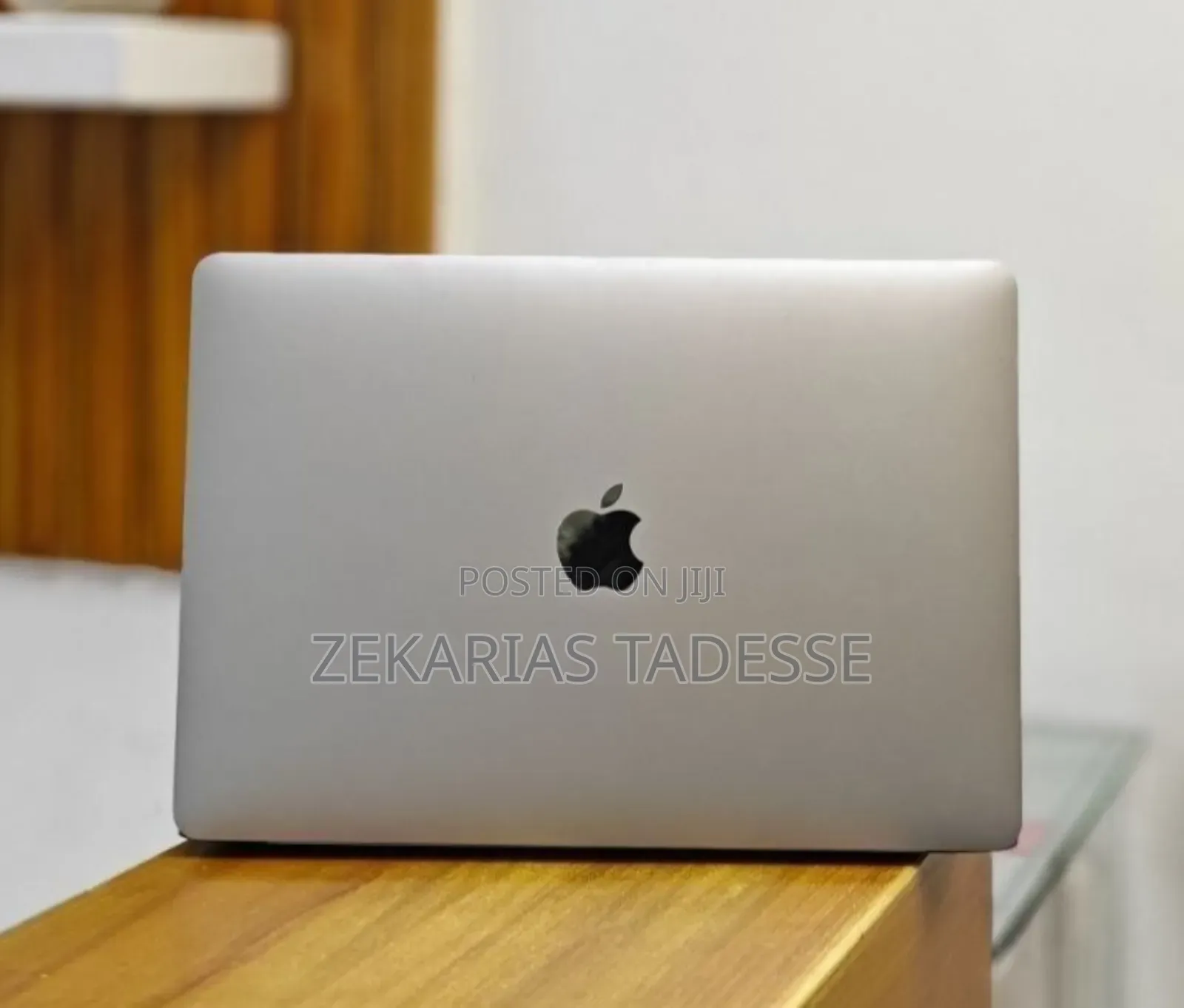 New Laptop Apple MacBook Air 2020 M1 8GB Intel Core i5 SSD 256GB