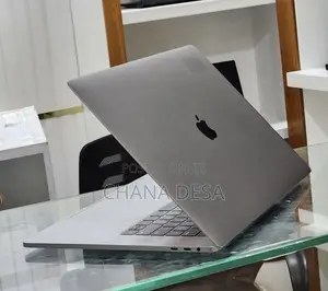New Laptop Apple MacBook Pro 2017 1GB Intel Core i7 SSD 512GB