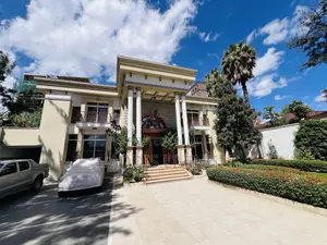8bdrm Villa in Bole for rent