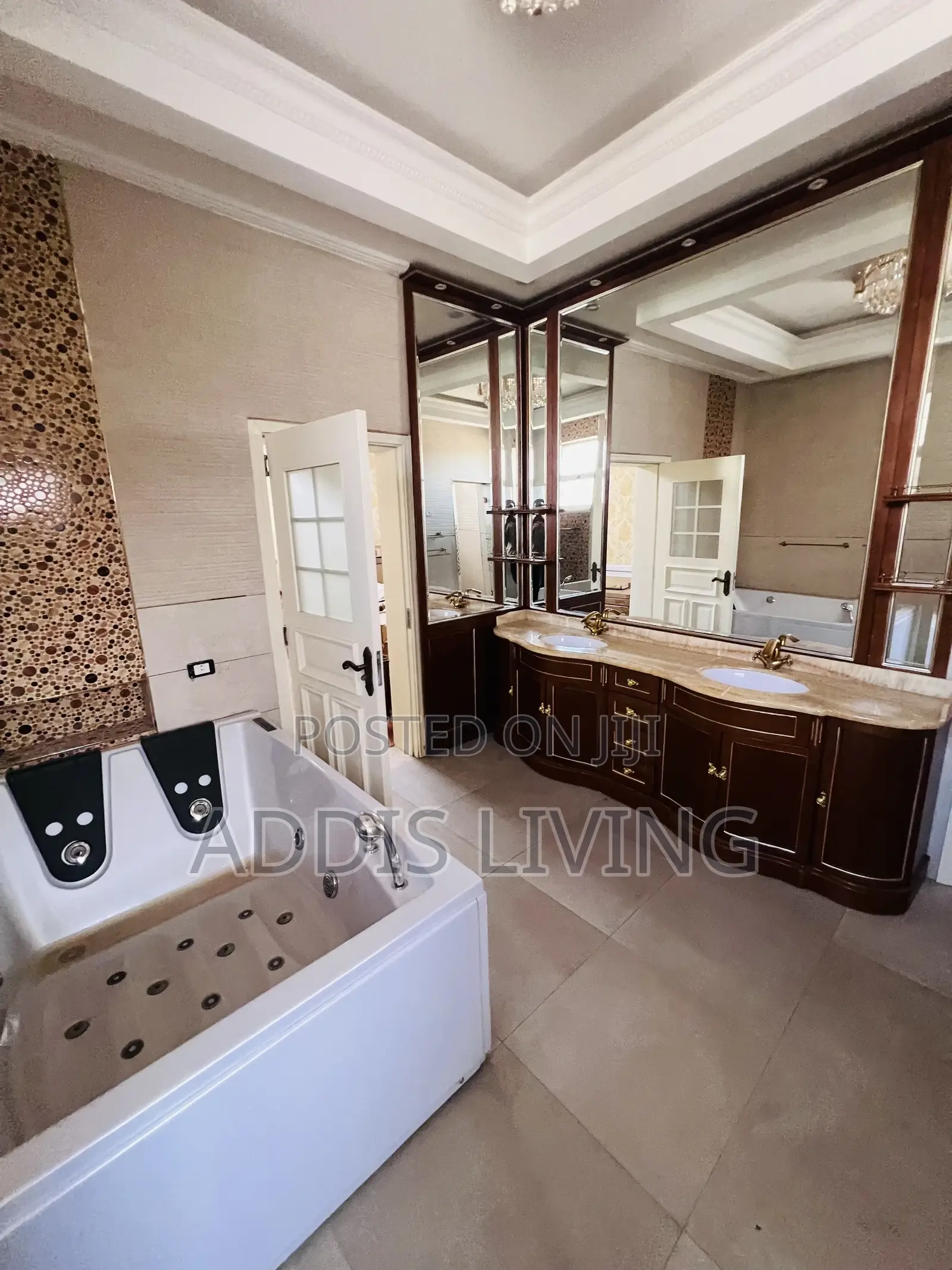 8bdrm Villa in Bole for rent