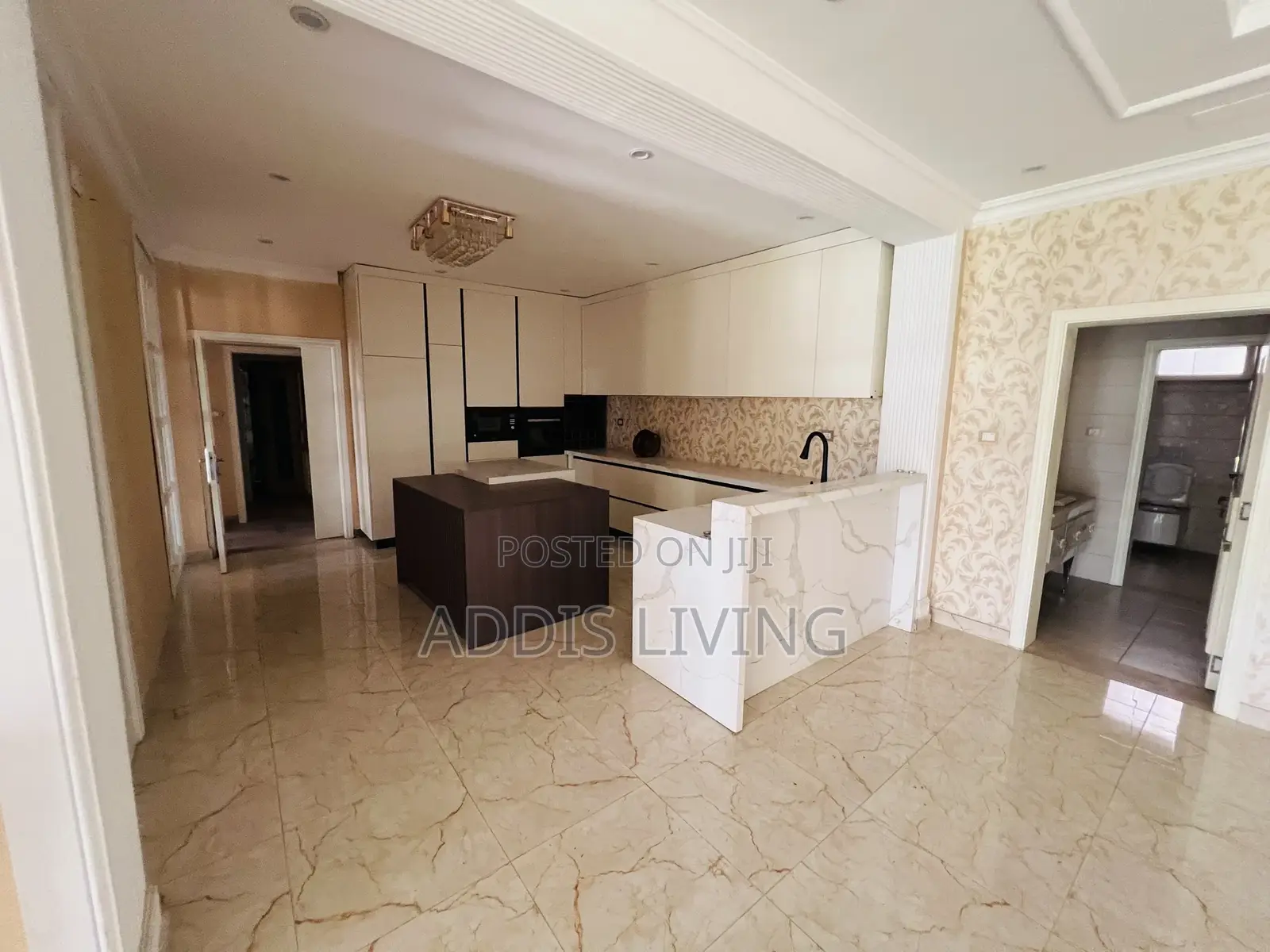 8bdrm Villa in Bole for rent