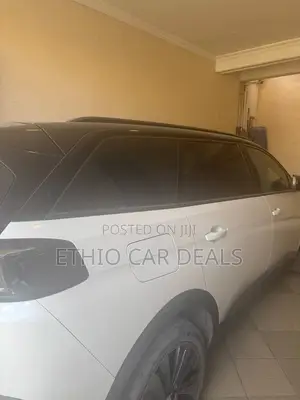 Peugeot 5008 2022 White