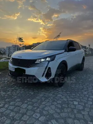 Peugeot 5008 2022 White
