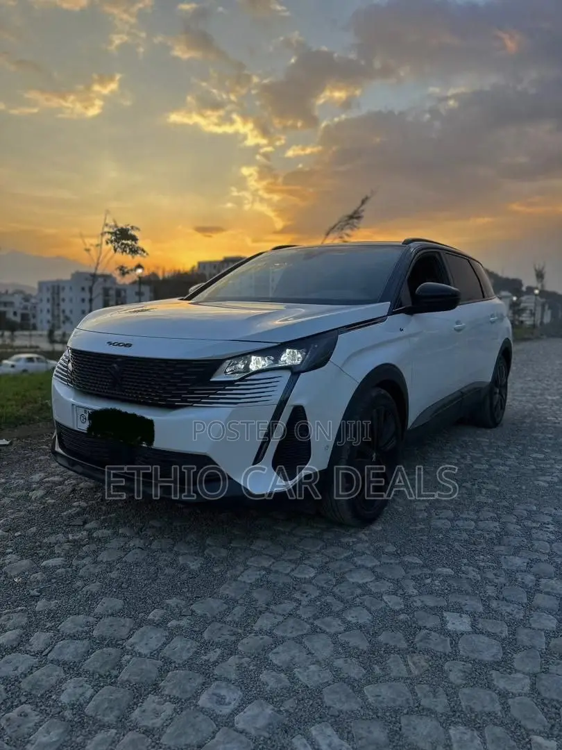 Peugeot 5008 2022 White