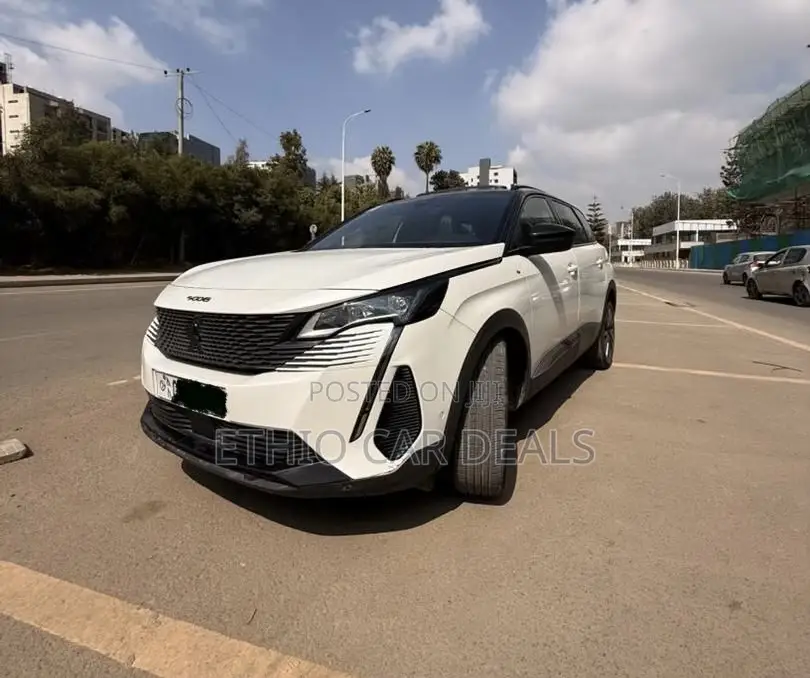 Peugeot 5008 2022 White