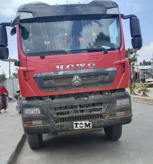 Sino Truck 2025 Red