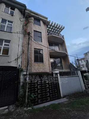 5bdrm House in Akaky Kaliti for sale
