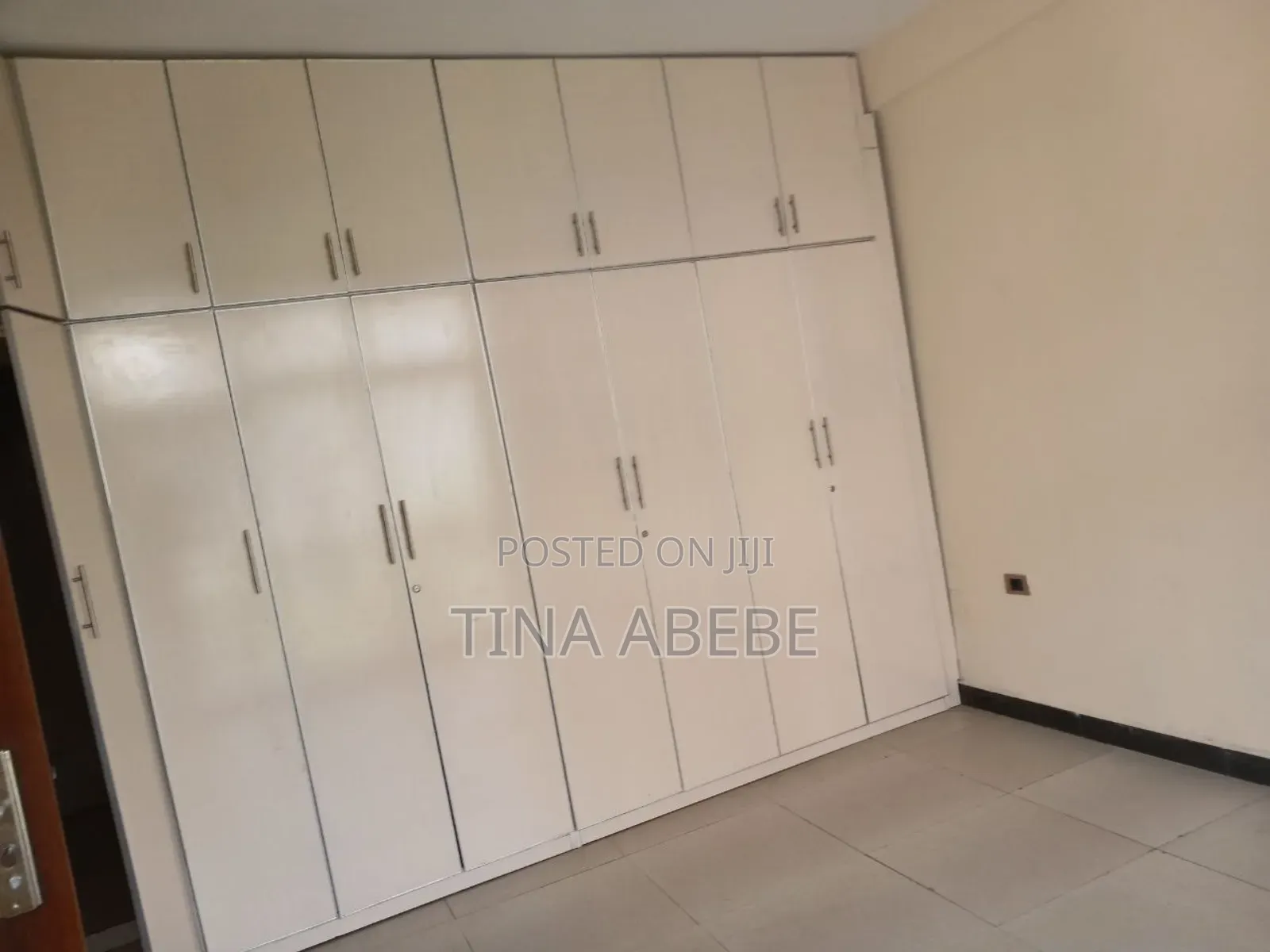 5bdrm House in Akaky Kaliti for sale