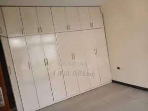 5bdrm House in Akaky Kaliti for sale