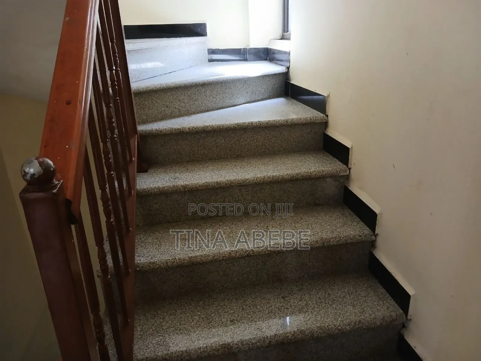 5bdrm House in Akaky Kaliti for sale
