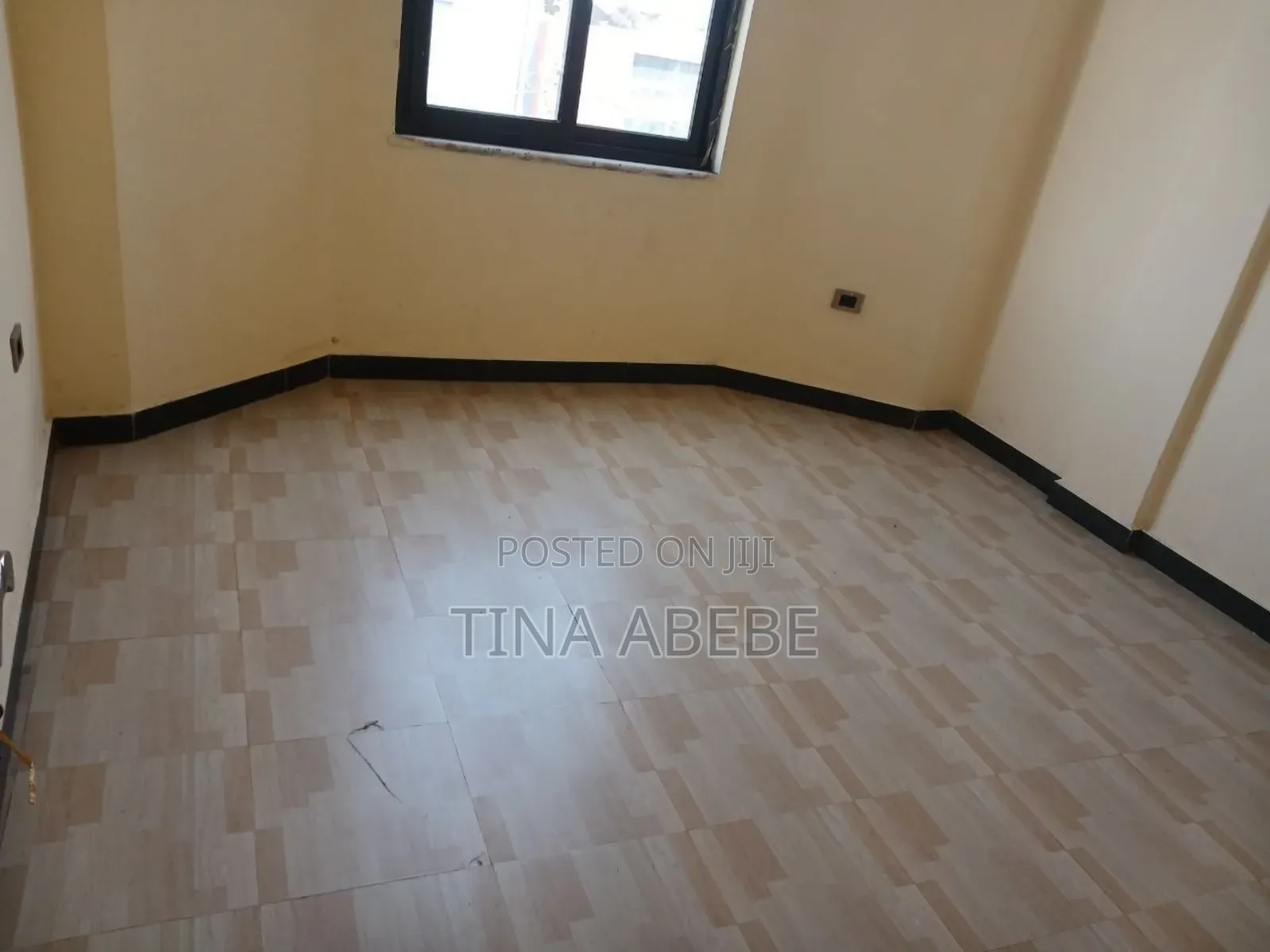 5bdrm House in Akaky Kaliti for sale