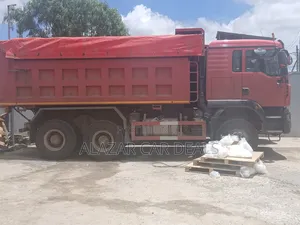 New Sinotruk Howo 2025 Red