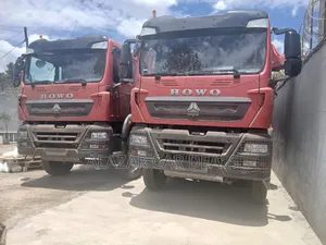 New Sinotruk Howo 2025 Red