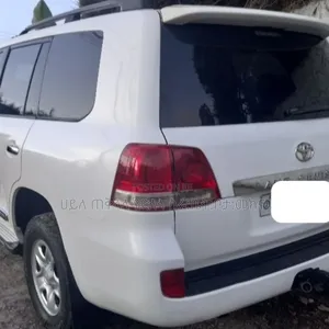 Toyota Land Cruiser 2008 White