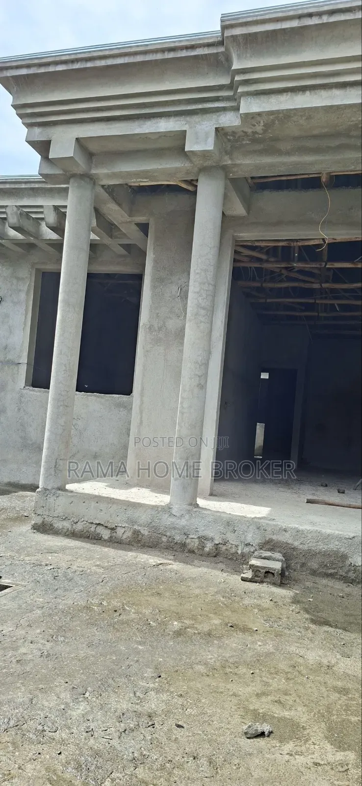 Furnished 3bdrm Villa in አያት አካባቢ, Yeka for sale