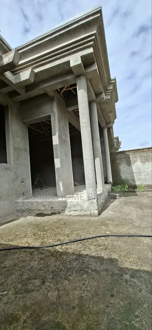 Furnished 3bdrm Villa in አያት አካባቢ, Yeka for sale
