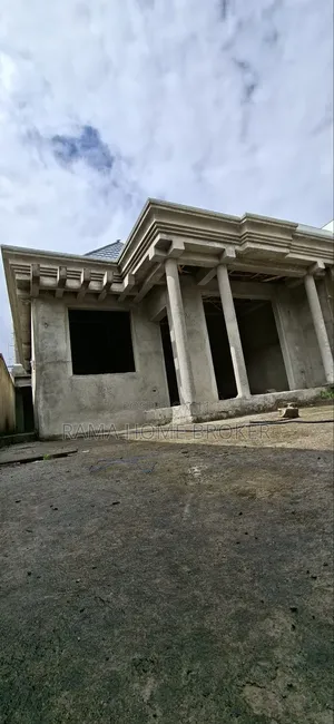 Furnished 3bdrm Villa in አያት አካባቢ, Yeka for sale