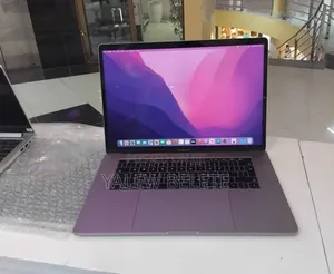 New Laptop Apple MacBook Pro 2017 16GB Intel Core i7 SSD 512GB