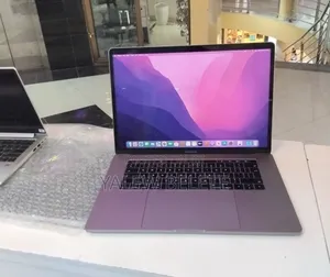 New Laptop Apple MacBook Pro 2017 16GB Intel Core i7 SSD 512GB