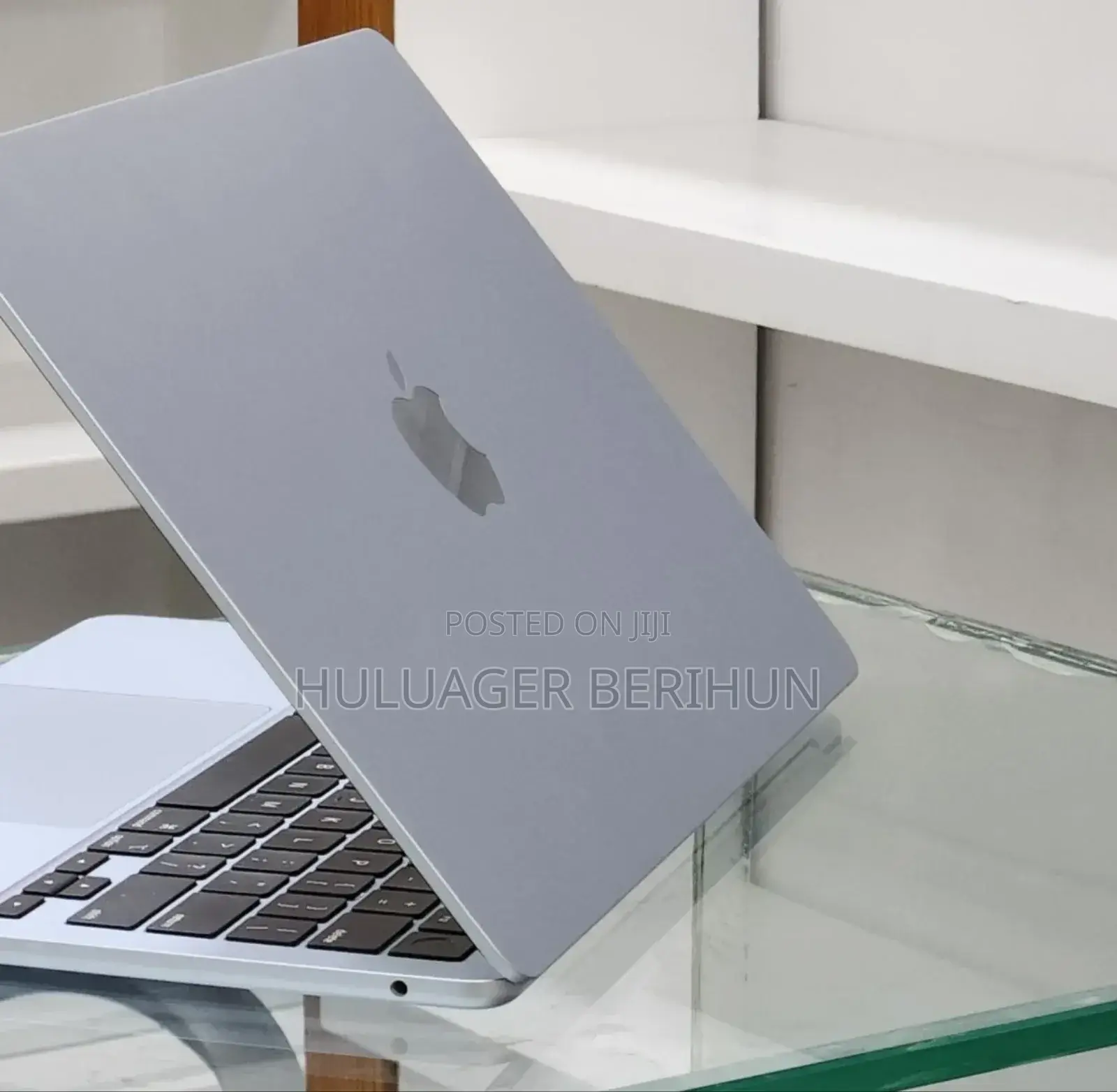 New Laptop Apple MacBook Air 2024 M3 13-inch 16GB Apple M4 SSD 256GB