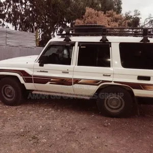 Toyota Land Cruiser 2015 White
