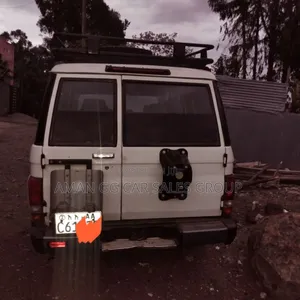 Toyota Land Cruiser 2015 White