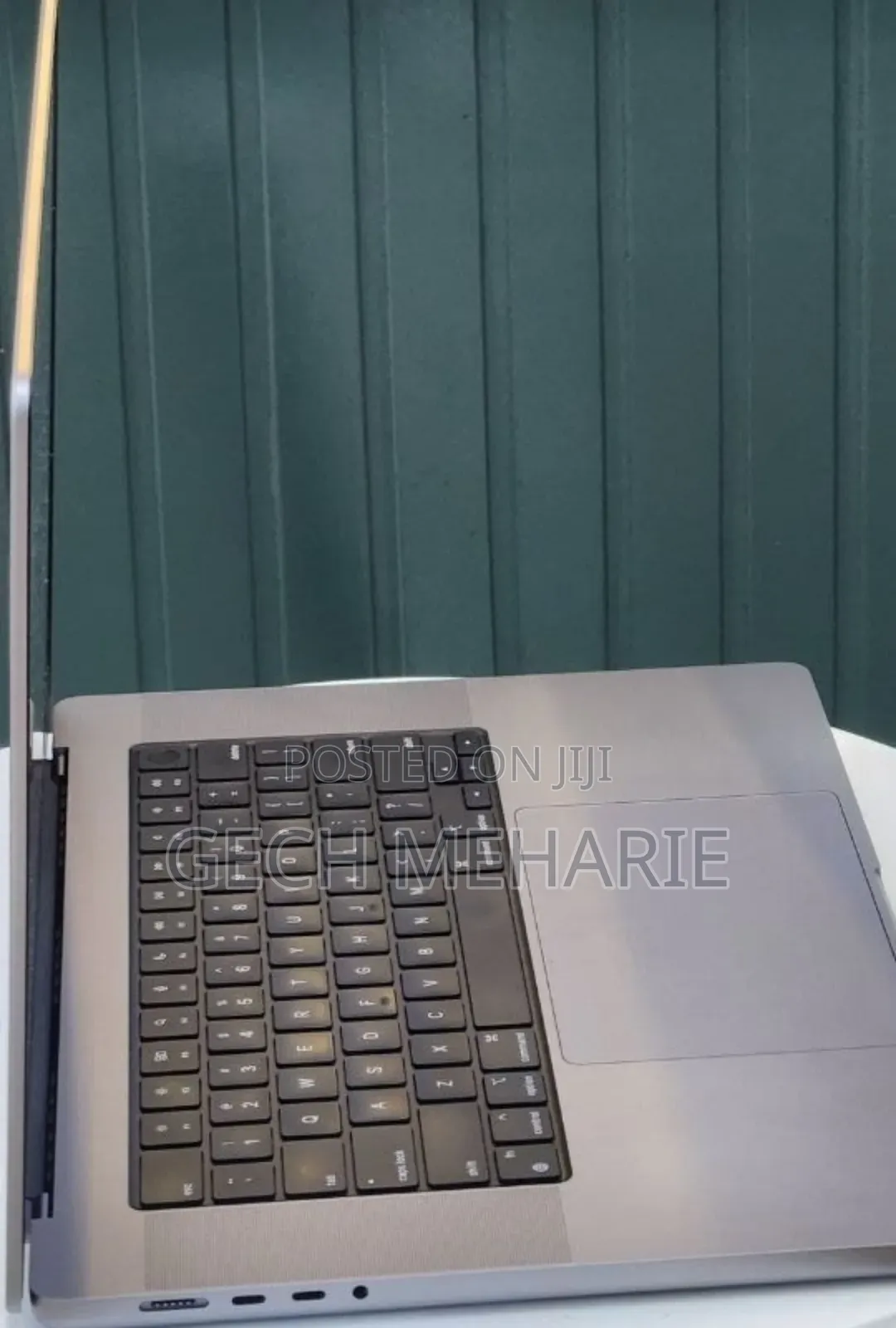 New Laptop Apple MacBook Pro M1 16GB Apple M1 Pro SSD 512GB