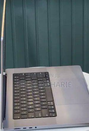 New Laptop Apple MacBook Pro M1 16GB Apple M1 Pro SSD 512GB