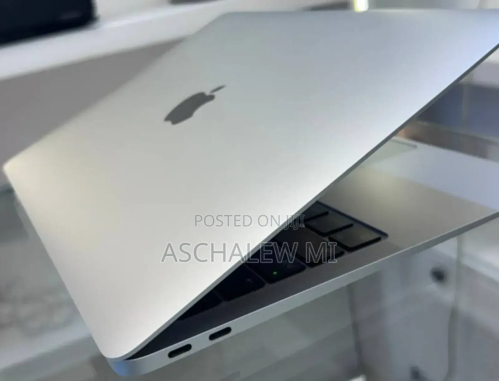 New Laptop Apple MacBook Air 2020 M1 8GB Apple M1 SSD 256GB
