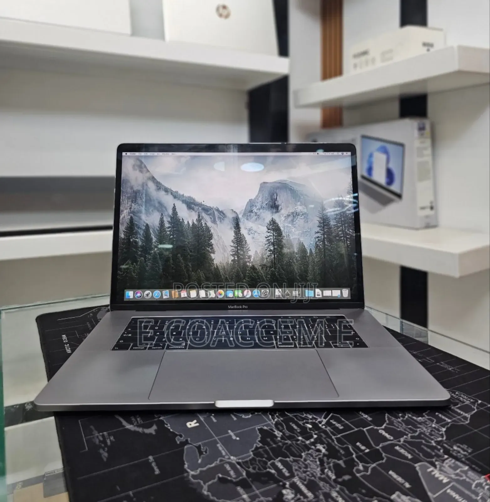 New Laptop Apple MacBook 16GB Intel Core i9 SSD 512GB