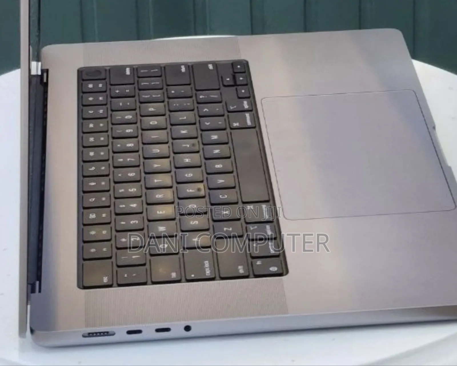 New Laptop Apple MacBook Pro 2021 M1 16GB Apple M1 Pro SSD 512GB