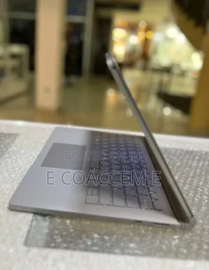 New Laptop Microsoft Surface 16GB Intel Core i7 SSD 256GB