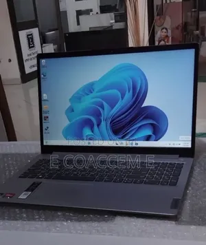 New Laptop Lenovo 8GB AMD Ryzen 5 SSD 512GB