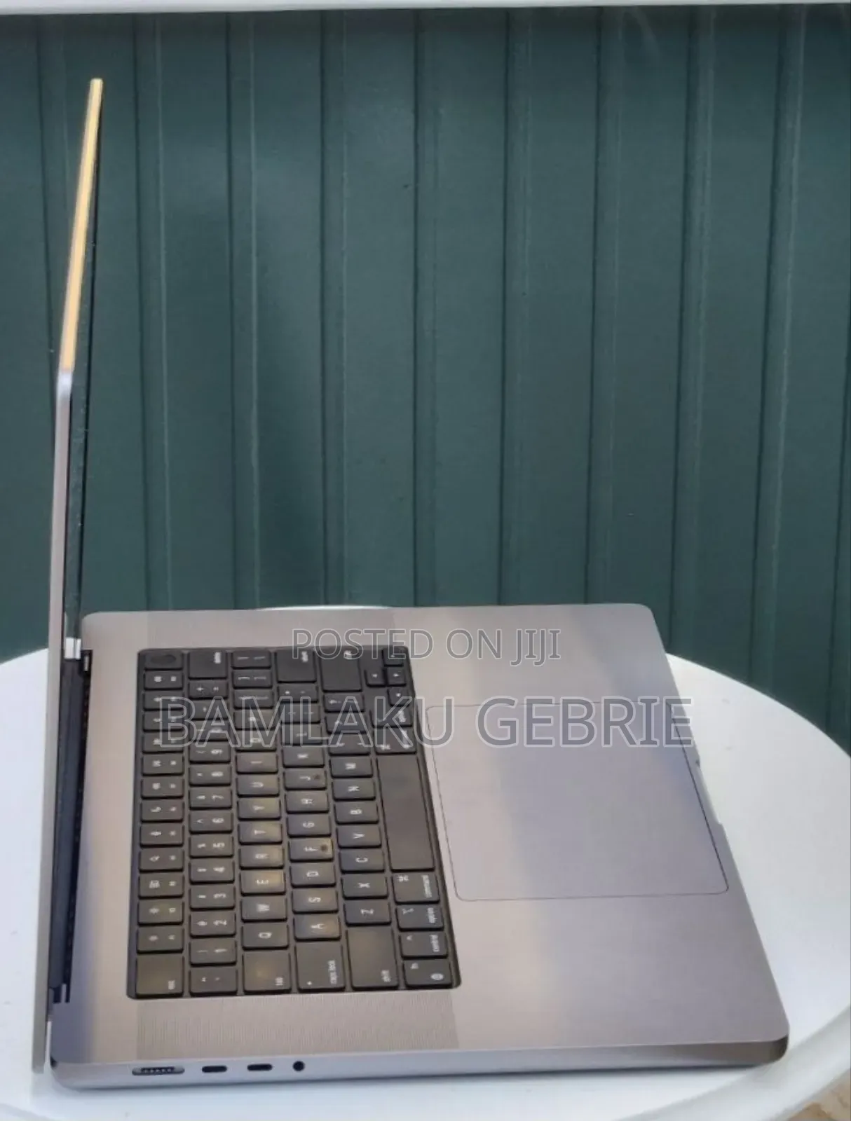 New Laptop Apple MacBook Pro 2021 M1 16GB Apple M1 Pro SSD 512GB